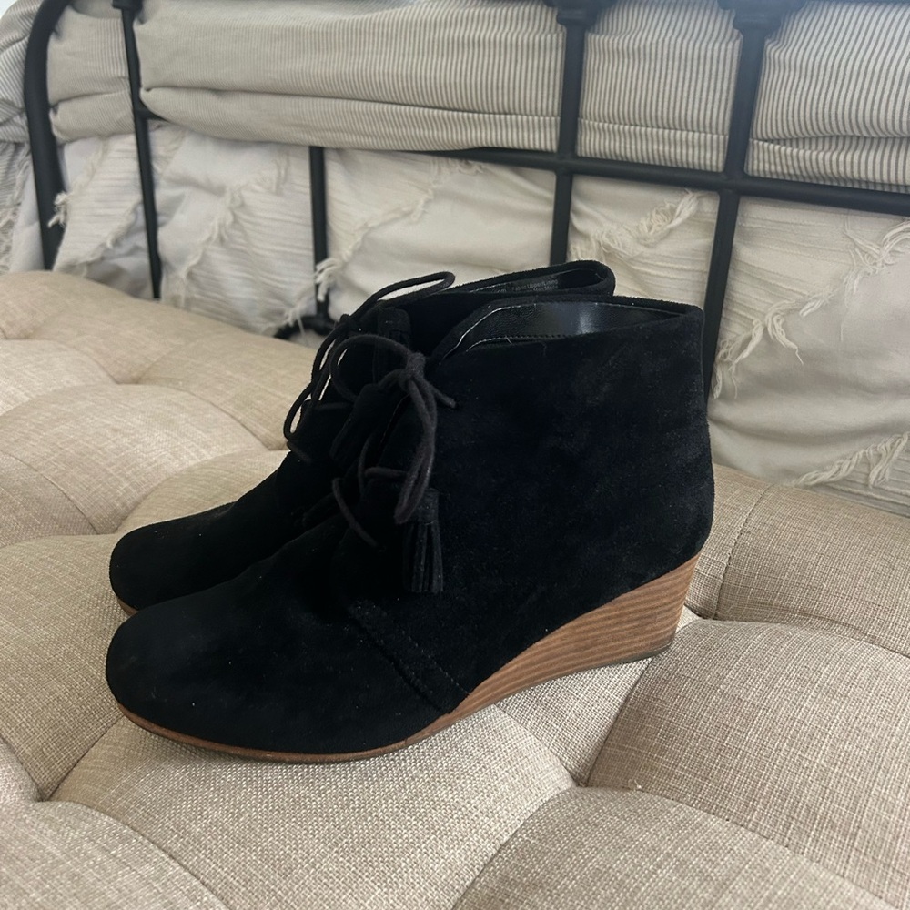 Dr. Scholl's Black Ankle Boots with Lace-Up Design